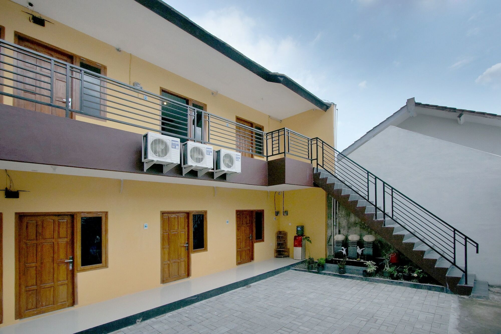 Oyo 347 Bayang Brothers Guest House Maguwo Exterior foto